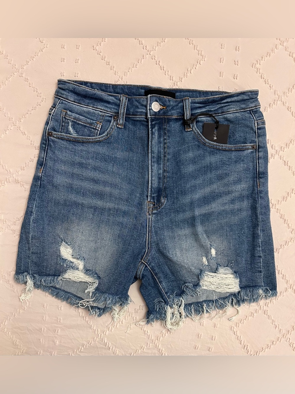RISEN HIGH RISE DISTRESSED SHORTS - Picture 3 of 5